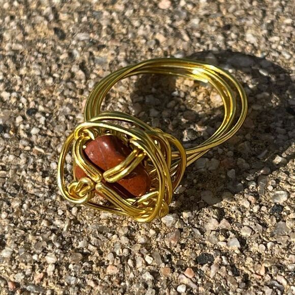 RED JASPER WIREWRAPPED GEMSTONE CHUNKY RING - Picture 4 of 5